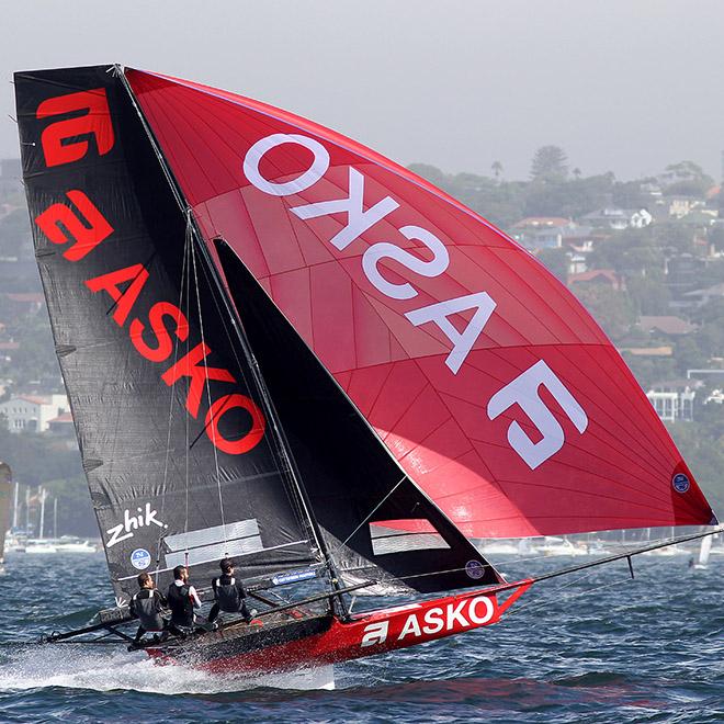 Asko Appliances led the fleet over the first lap. - 18ft Skiffs - Club Championship 2017 © 18footers.com